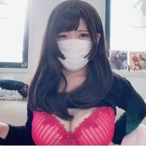 岛国OnlyFans女神-sakisaki私拍1.7G视频，大球粮仓棒棒糖，口罩小团团