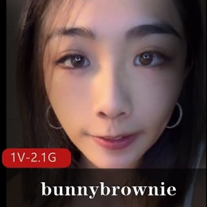 台湾S妹bunnybrownie火爆onlyfans资源合集，117个视频8.8G，自拍大神迎接男主，用嘴吞金表情惊艳